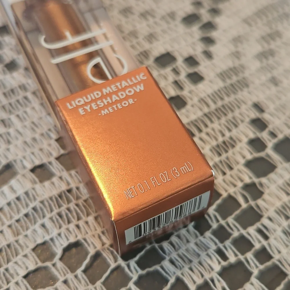 🆕️SEALED🆕️e.l.f. Metallic Liquid Eyeshadow  ☄️ METEOR☄️
